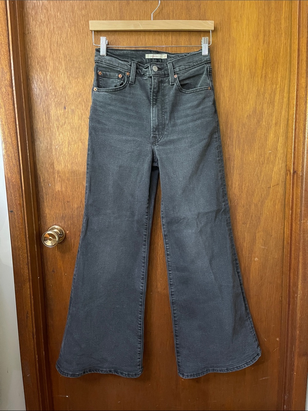 Levi’s Ribcage Bell jeans faded black 27 high rise